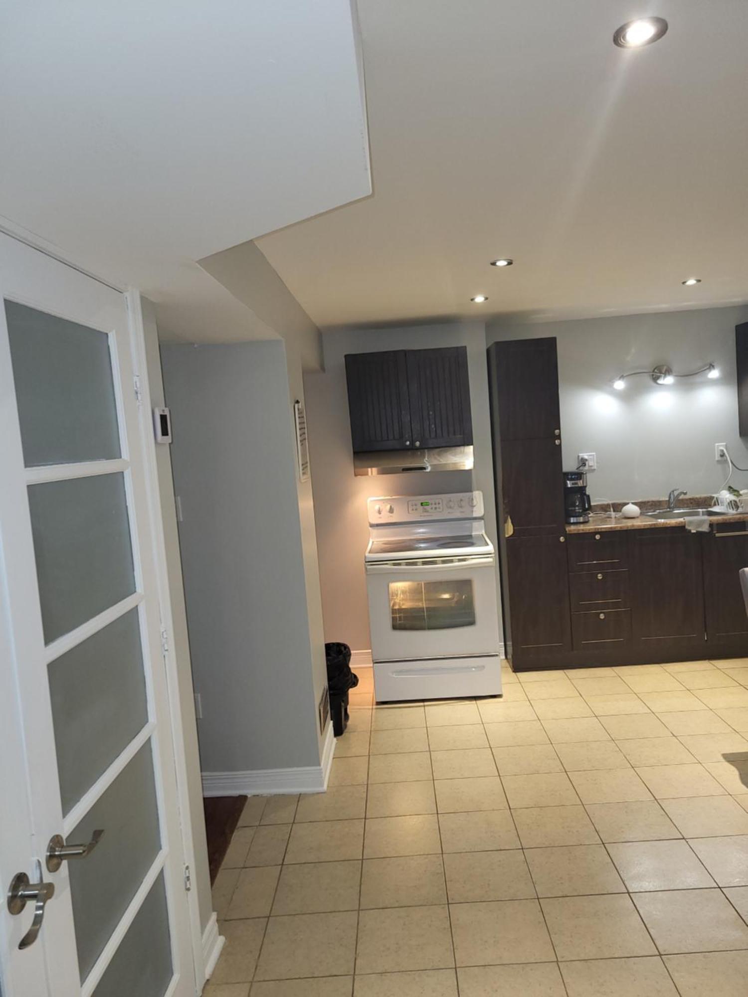 Lovely Guest Entire Apartment Minutes From Ottawa Airport Экстерьер фото